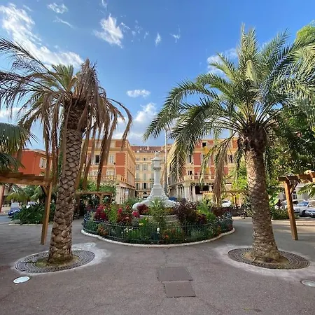 Apartment Le Palmero Centre Ville, Plage, Clime Menton